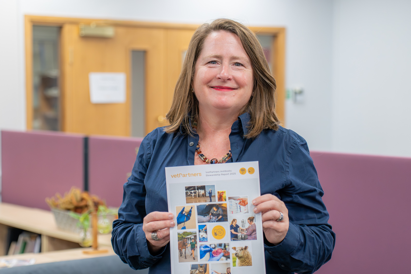 Relatório da VetPartners sobre o Uso Responsável de Antibióticos 2025